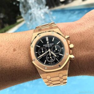 AP Royal Oak Black First copy men’s watch – working chronograph & date display.