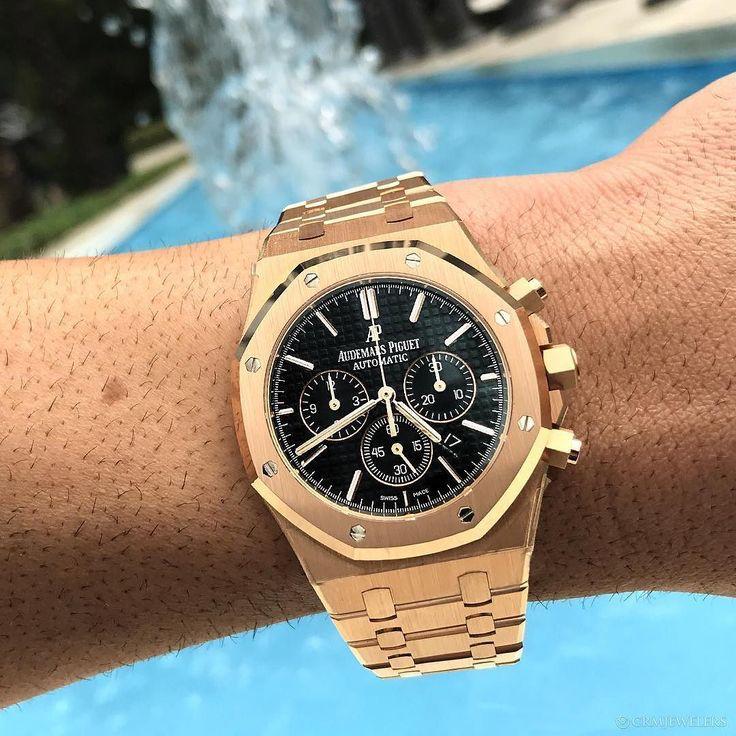 AP Royal Oak Black First copy men’s watch – working chronograph & date display.