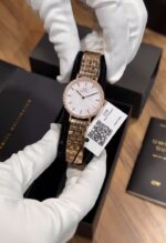 Daniel Wellington Petite Lumine Bezel 5-Link Melrose First Copy Watch - Image 4