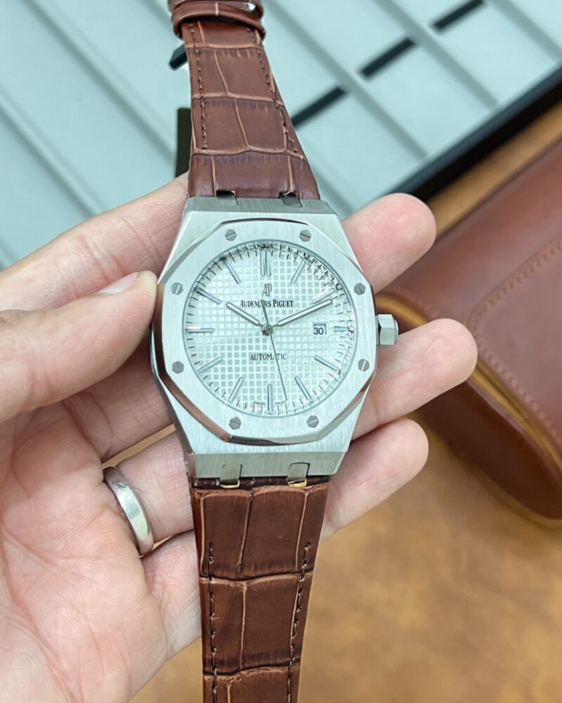 Audemars-Piguet-Royal-Oak-Offshore-Brown-Silver-15400-V2-Automatic-40mm-1 Audemars Piguet Royal Oak Offshore Brown-Silver 15400 V2 Automatic 40mm - Image 1