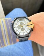 Diesel Mega Chief 10 Bar Black-Gold 59mm Chronograph - Image 3