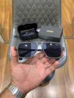 Gucci Square Legend Black Acetate Sunglasses - Image 2