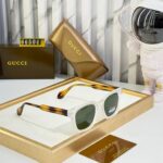 Gucci Wayfarer Sunglasses Black UV Protection - Image 2
