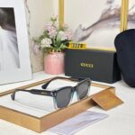 Gucci Wayfarer Women Black UV Protection - Image 2