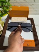 Louis Vuitton Aviator Men's Sunglasses Gold-Black - Image 3