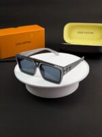 Louis Vuitton Square Unisex Sunglasses Black-Grey