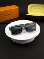 Louis Vuitton Square Unisex Sunglasses Black-Grey - Image 2