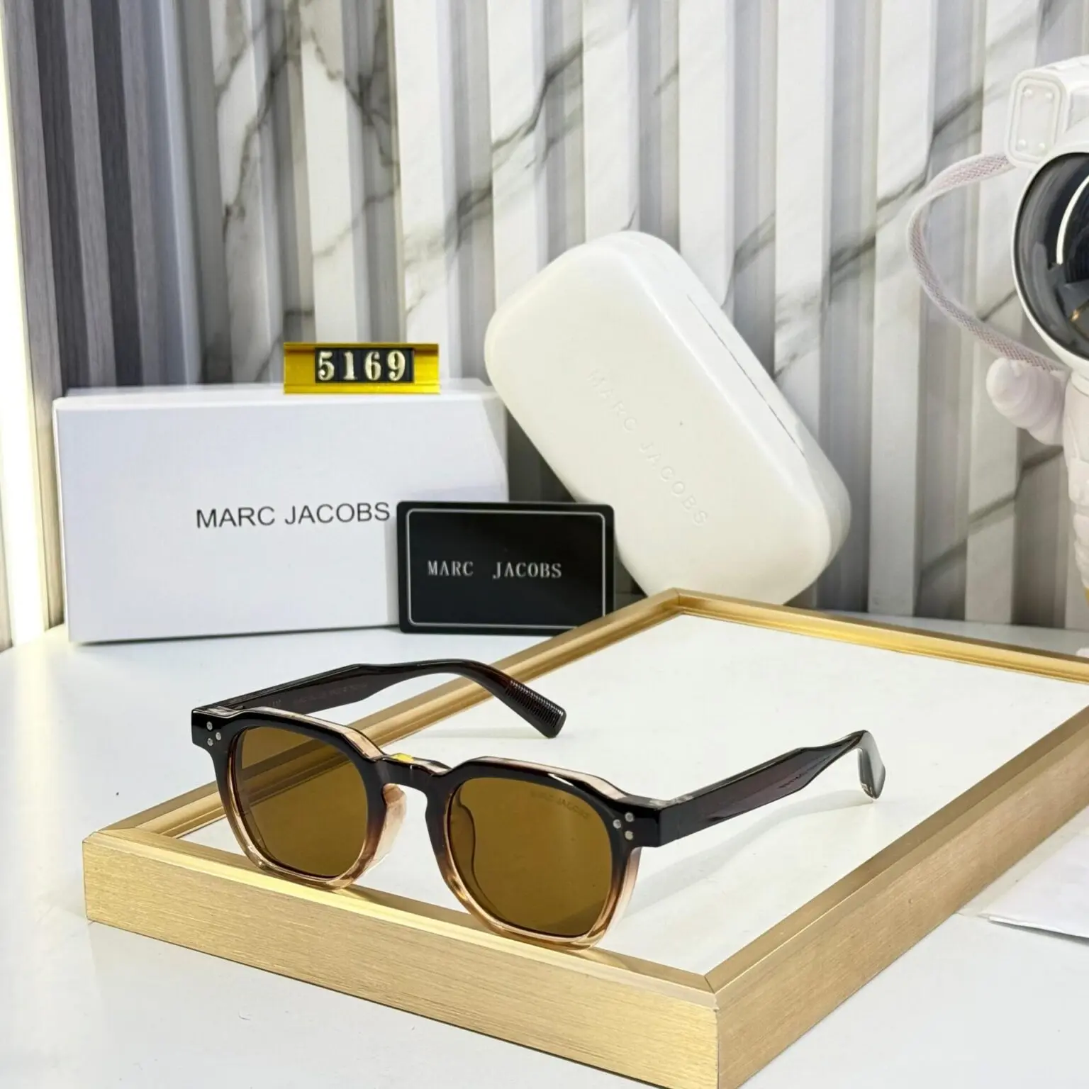 Marc-Jacobs-Wayfarer-Sunglasses-Black-1 Marc Jacobs Wayfarer Sunglasses Black - Image 1