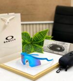 Oakley Sports Sunglasses Black Frame Blue Mirrored