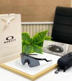 Oakley Sports Sunglasses Black Frame Blue Mirrored - Image 6