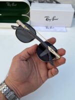Ray-Ban Aviator Gold-Black Sunglasses - Image 3