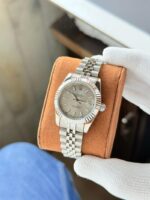 Rolex Datejust 31MM Oyster Silver Automatic - Image 3